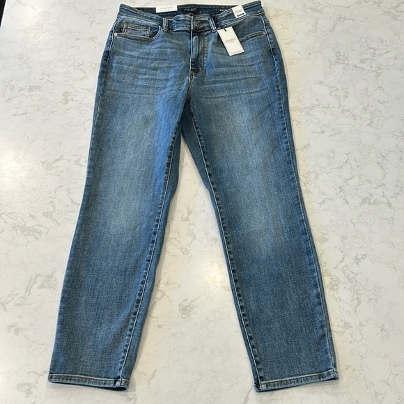 Judy Blue Slim Fit Mid Rise Slim Fit Denim Jeans NWT - Picture 1 of 16